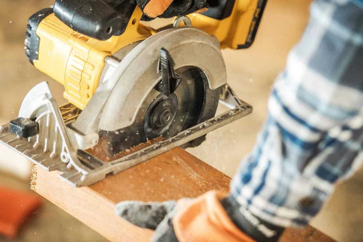Choosing a Circular Saw: A Complete Buyer's Guide